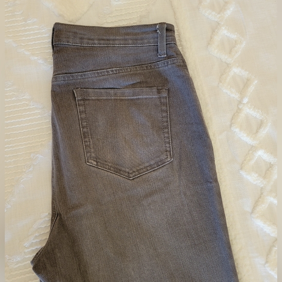 Gloria Vanderbilt Amanda Straight-Leg Gray Jeans - Picture 6 of 6